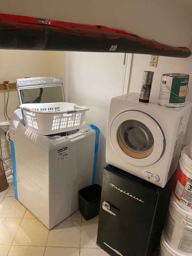 Budget Quad Room With En Suite Bathroom 36B トロント エクステリア 写真